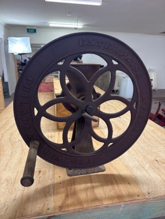 Enterprise (USA) No.750 Cast Iron Corn Cracker