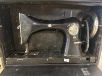 Taylor Bird Hand Crank Sewing Machine in Case - 2