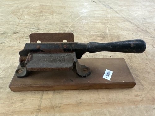 McMillan Tabacco Cutter