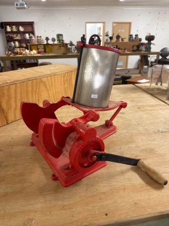 Kangaroo Minute Butter Churn H.H Hinds Sydney