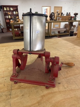 Kangaroo Minute Butter Churn H.H Hinds Sydney