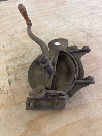 Cast Iron Vintage Maize Sheller