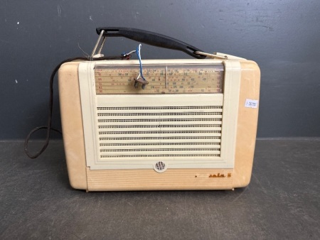Vintage AWA Radiola Valve Radio