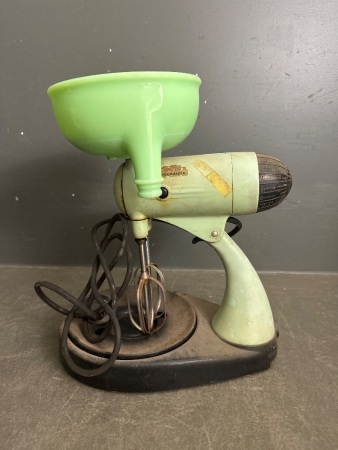 Mid-Century Sunbeam Mix Master with Possibly Uranium or Manganese Mixing Bowl&nbsp;