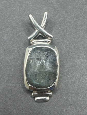 Sterling Silver Pendant with Labradorite Gemstone