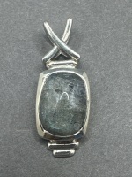 Sterling Silver Pendant with Labradorite Gemstone