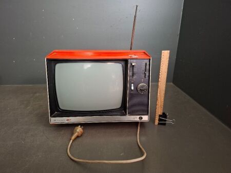 Vintage Solid State Dual Power GT12 Tv with Cord