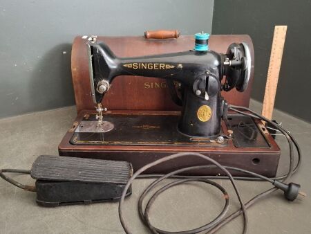 Singer Sewing Machine in Case