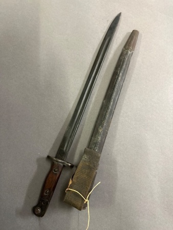 WW1 Bayonet in Sheath