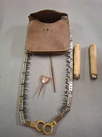WW2 1943 Compactible Trench Saw in Case