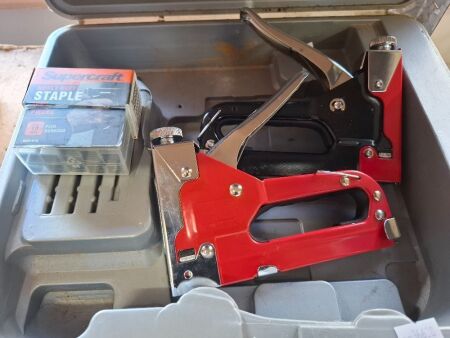 2 Heavy Duty Staple Guns - Incs Staples