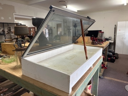 Display Cabinet - Table Top - Approx 1130L x 610W x 200H