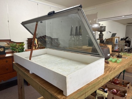 Display Cabinet - Table Top - Approx 1130L x 610W x 200H