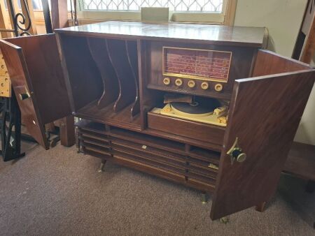 Vintage stereo luxe record cabinet with in built turntable - radio and speaker