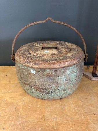 T&C Clark & Co Cast Iron Cooking Pot - England&nbsp;&nbsp;