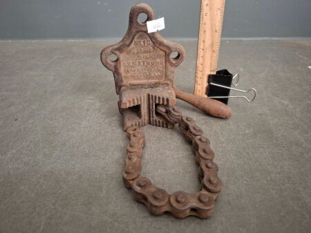 Antique Armstrong Chain Vice