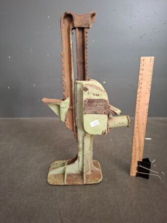 Antique Duff Barrett Motor Jack