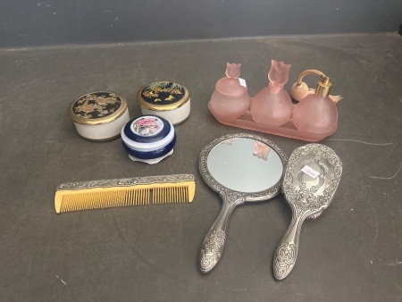 Vintage Vanity Items - Incs 3 Piece Dresser Set