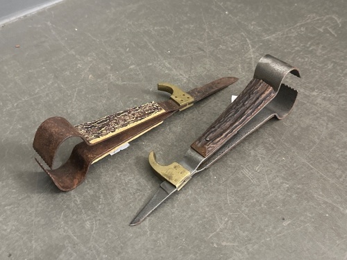 2 Castrating Knives