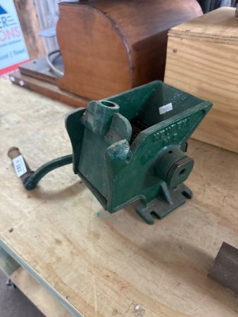 Heureka Vintage Cast Iron Grinder&nbsp;