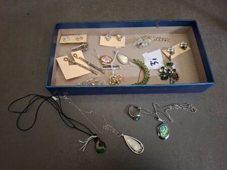 Lot of assorted Jewellery