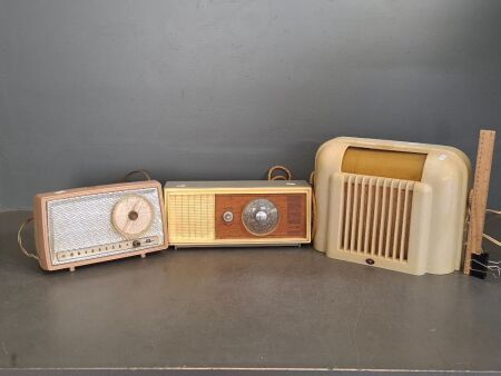 3 Vintage Mantel Radios