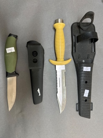 2 Diving Knives in Sheaths