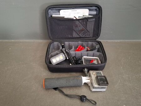 Hero 4 GoPro - Incs Extra Go Pro Equipment and Case