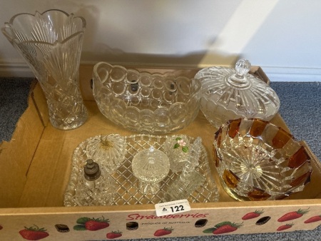 Large lot of clear class decorator items&nbsp;