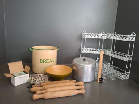Mixed Vintage Kitchenalia Lot