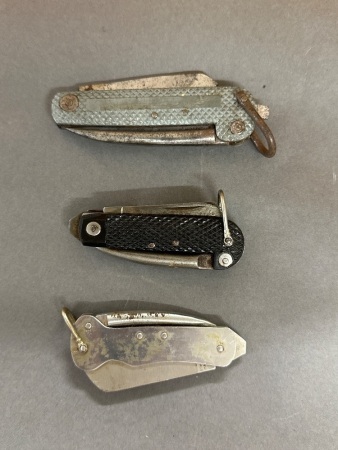 3 x Military Pocket Knives