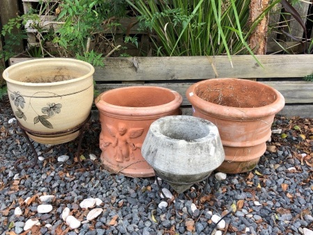 4 Garden Pots