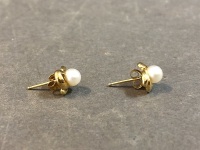 Pair of 9ct Gold & Pearl Earrings - 2