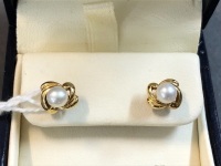 Pair of 9ct Gold & Pearl Earrings - 3