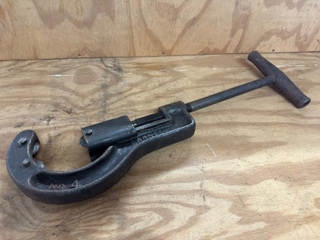 Large Vintage Barnes Pipe Cutter - No 4