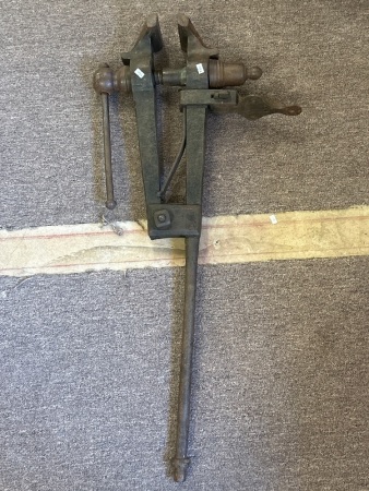 Vintage Blacksmiths Leg Vice