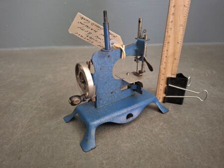 Vintage Childs Little Betty Sewing Machine