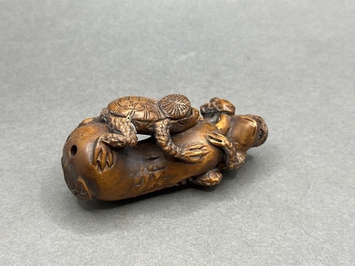 Japanese Wooden Netsuke 2 Turtles signed