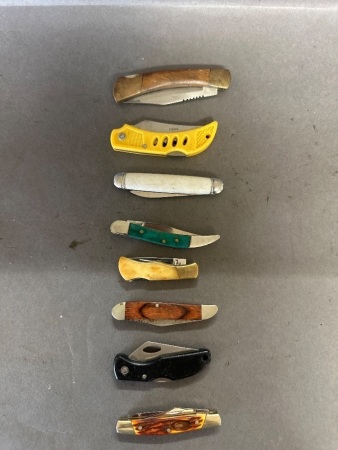 8 assorted knives