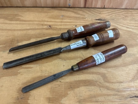 Lot of 3 Chisels - Incs Titan Australia Gouge, Union Hardware USA, Addis England Gouge