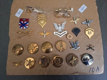Riffle and Military Badges