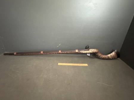 Musket Afghan Flintlock with lock signed Whight (England) and EIC ( East India Company) logo. Highly decorated with fishtail stock