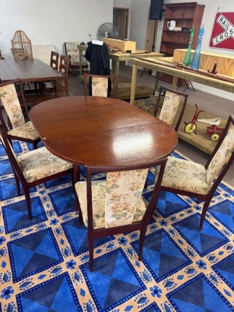 Parker Extendable Dining Table with 6 Chairs ( with Stickers )