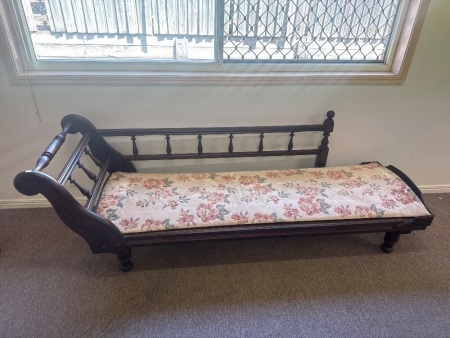 Antique Day Bed