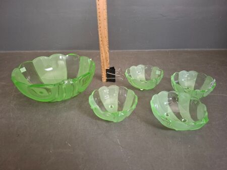 Set Art Deco Green Glass Bowl ( 1 Salad, 4 Small )