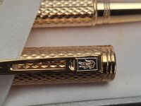 Gold Toned Crocodile Fountain Pen - with 22 k Nib - 3