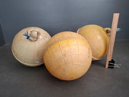 3 Buoys