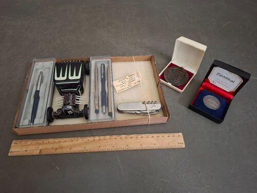 Tray Lot of Collectable Misc