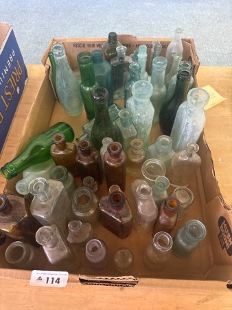 Large quanitiy of Minature Bottles