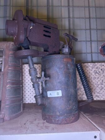 Large kerosene pressure blow torch